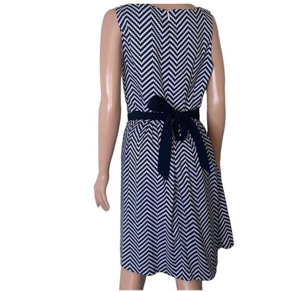 White House Black Market size 10 WHBM Zig Zag Tank Dress Chevron Fit-n- Flare - Picture 3 of 9
